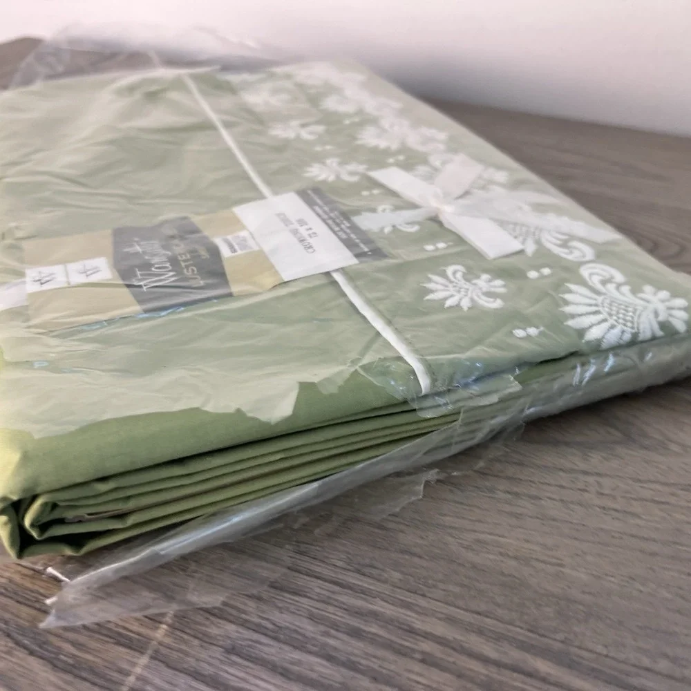 Wamsutta Lustercale Crowning Touch Green Embroidered Twin Flat Sheet Old Stock